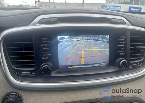 2017 Kia Sorento Lx z USA, uszkodzony, nr VIN 5XYPGDA32HG330142